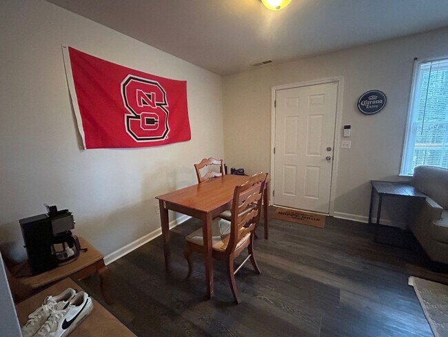 Building Photo - CARLTON1223-1227