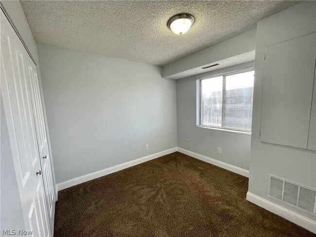 Building Photo - 2605 Terrace Ave