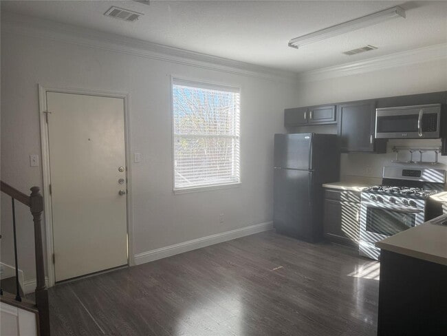 Building Photo - 14408 Charles Dickens Dr