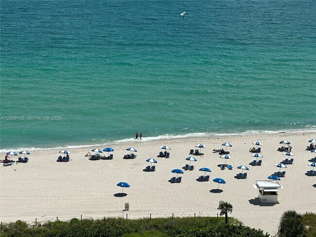 Foto del edificio - 6039 Collins Ave