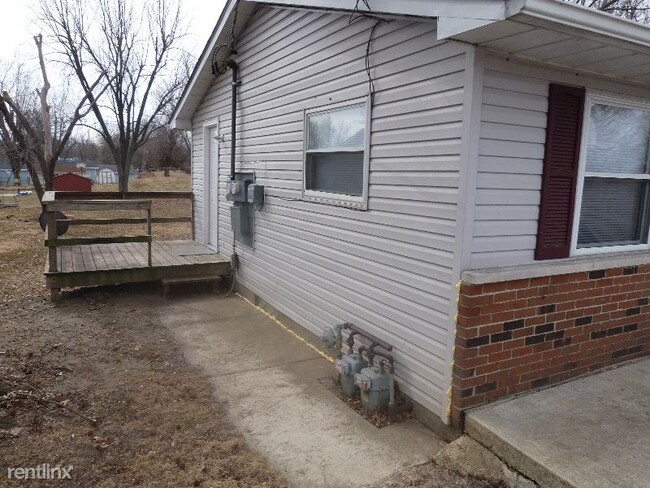 Foto del edificio - 2 br, 1 bath Apartment - 1009 W Corbin St