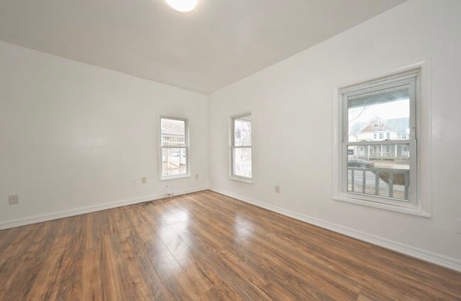 Foto del edificio - 222 Howard Ave