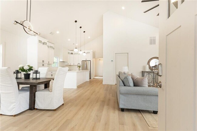 Foto del edificio - 433 Trabert Ave NW