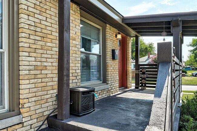 Building Photo - 3801 NW 25th St