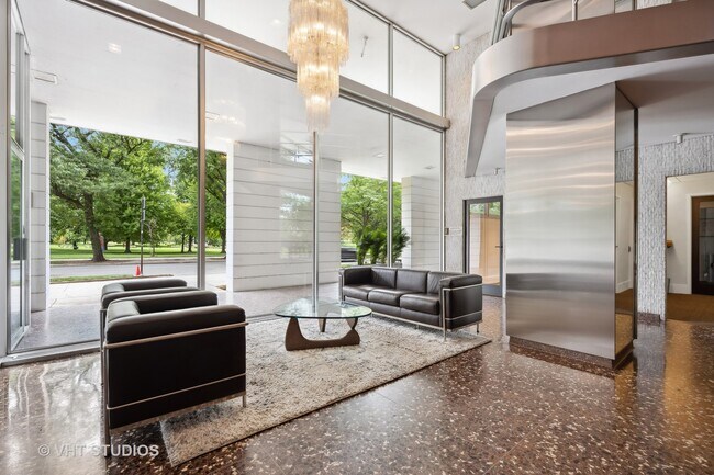 Foto del edificio - 1555 N Dearborn Pkwy