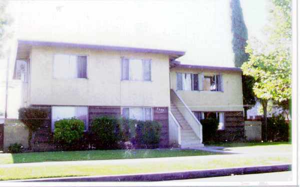 Building Photo - 2619 S Baker St