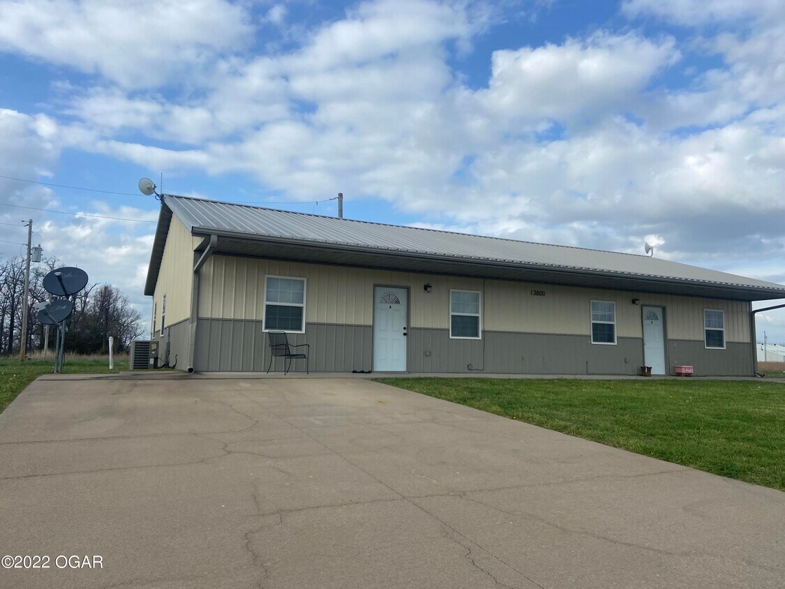 18717 Kokomo Ln Unit A, Neosho, MO 64850 Condo for Rent in Neosho, MO