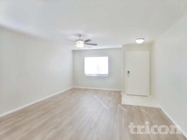 Foto del edificio - 5306 E Silverbell Rd