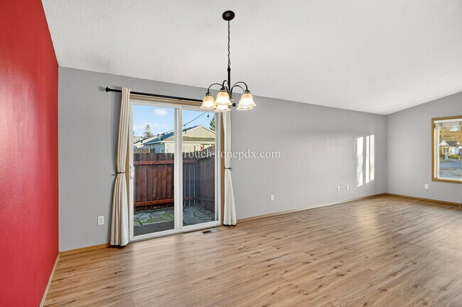 Foto del edificio - 471 NW 24th St