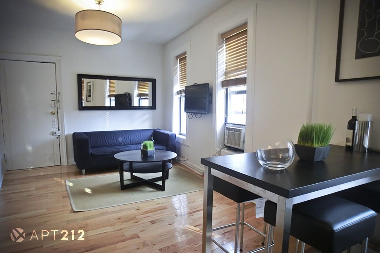 Primary Photo - 19 Kenmare St