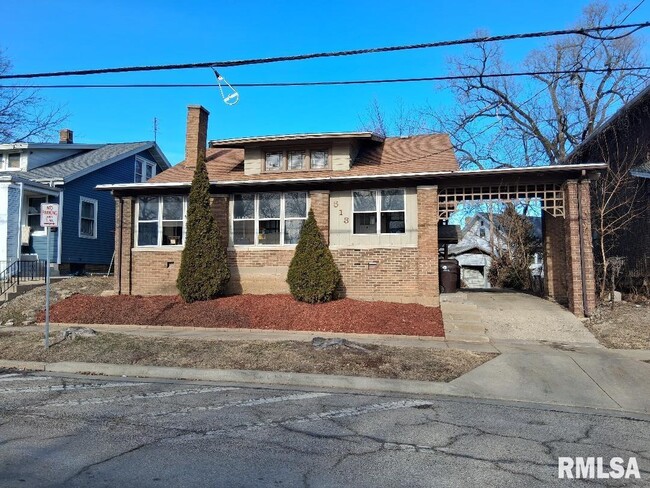 Building Photo - 513 W Loucks Ave