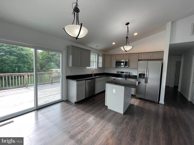 Foto del edificio - 6935 Winchester Ave