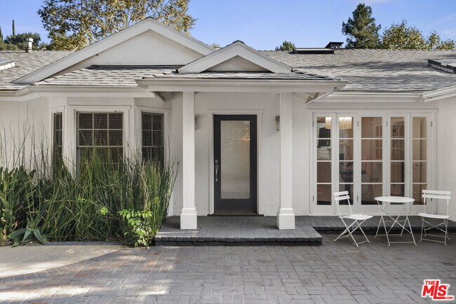 Building Photo - 2761 Hutton Dr