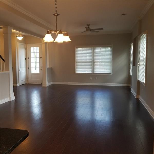 Foto del edificio - 1215 Newbury Highland