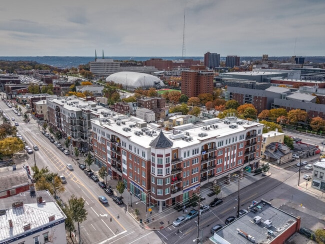 Building Photo - Views On Vine