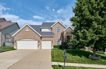 Building Photo - 5233 Mirasol Manor Way