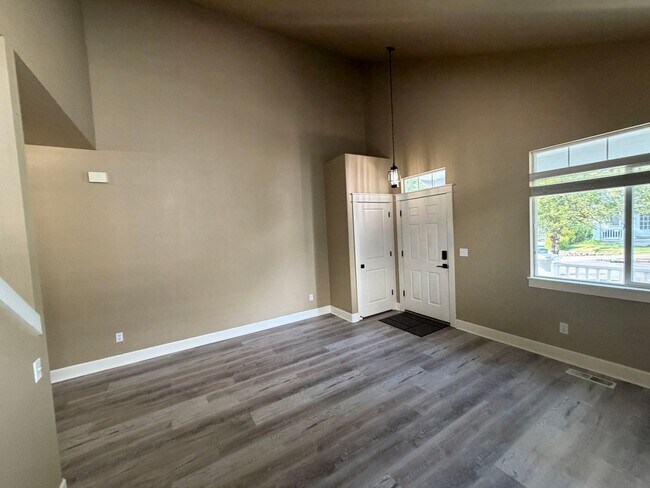 Building Photo - BEAUTIFUL 3 Bed | 2.5 Bath Home with Modern Updates, AC & 2-Car Garage