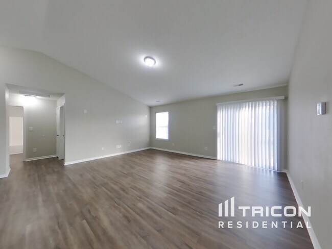 Foto del edificio - 2245 Lakecrest Dr