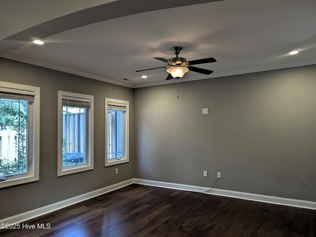 Building Photo - 673 S Ashe St