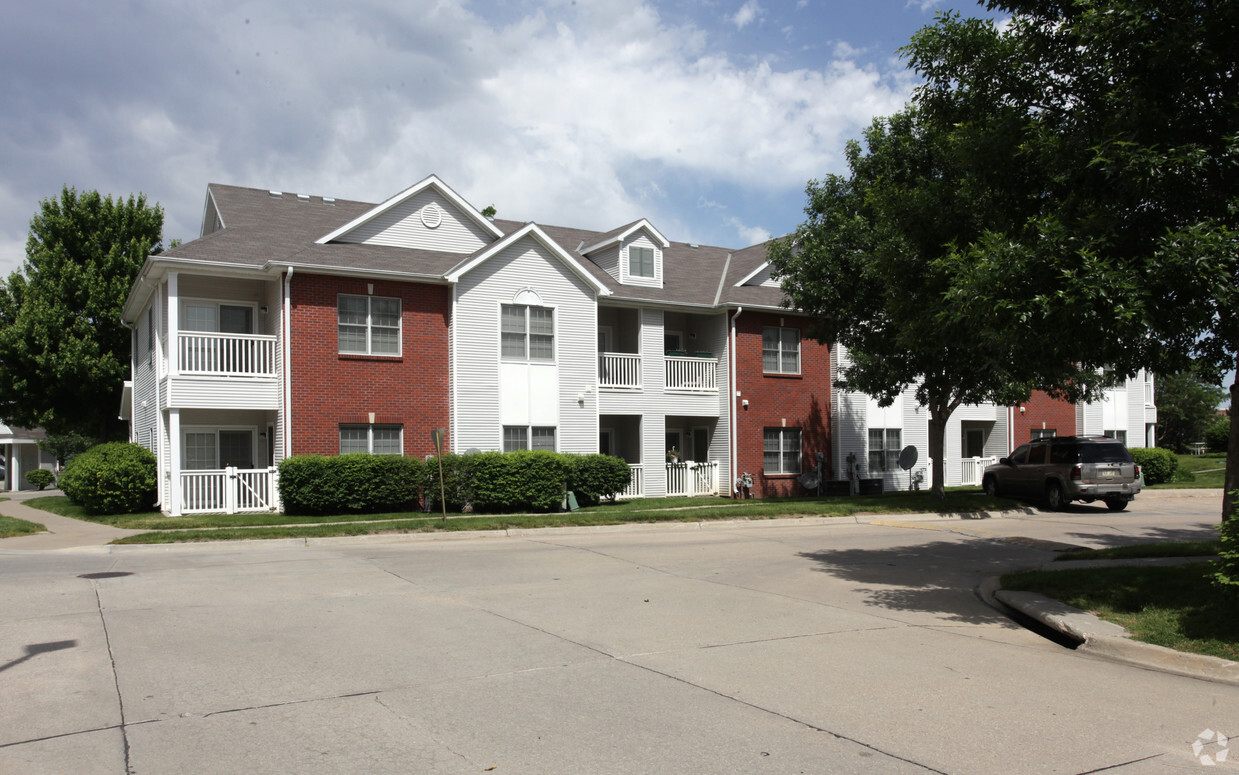 Primary Photo - Wood Bridge Apartments