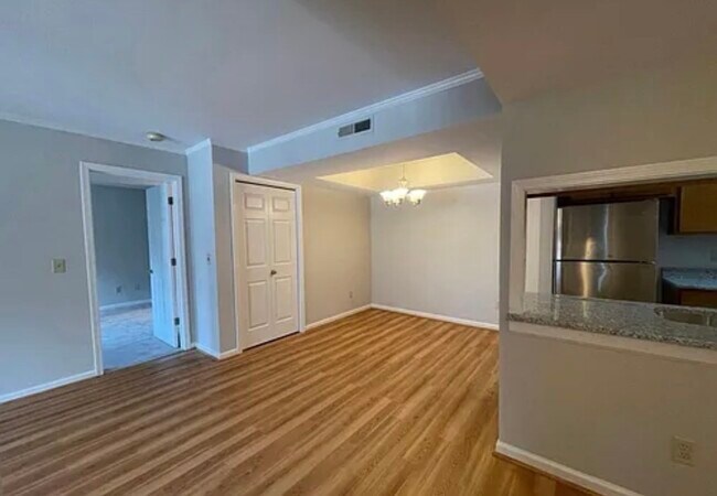 Building Photo - 237 Hillsboro Pl