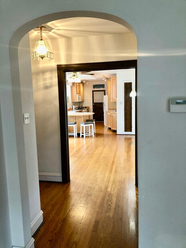 Foto del edificio - 4952 N Menard Ave