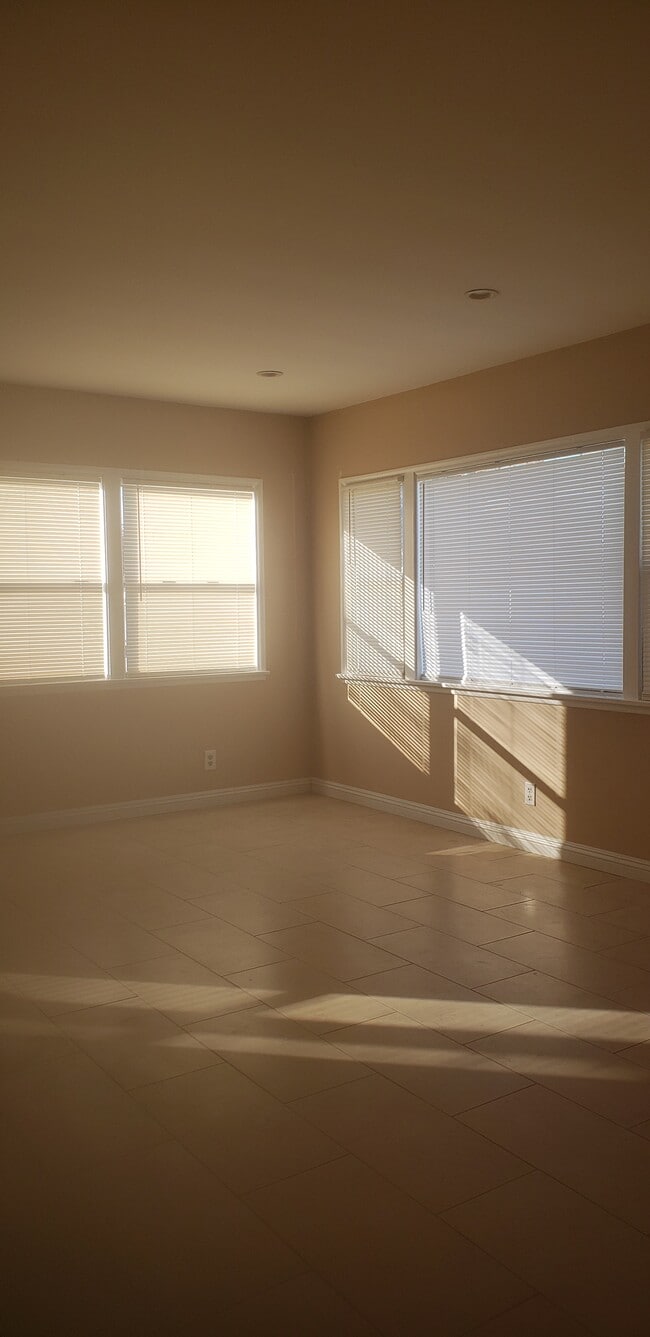 Foto del edificio - 9412 Beverly St