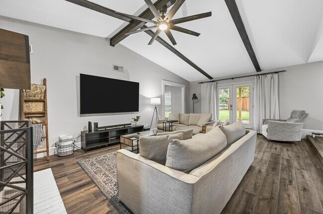 Living Room - 3906 Cordwood Ct