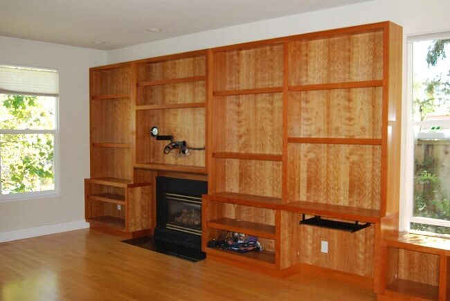 Building Photo - 143 Cypress Park