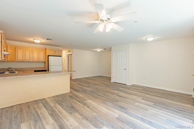 Foto del edificio - 105 Flurry Ln