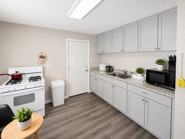 Photo - 55 Grand St (Portsmouth, VA) Townhome