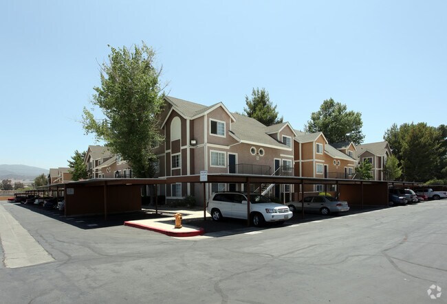 Sierra Canyon Apartments Canyon Country, CA