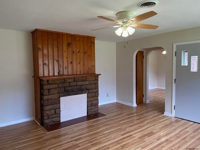 Building Photo - 30 Venezio Ave