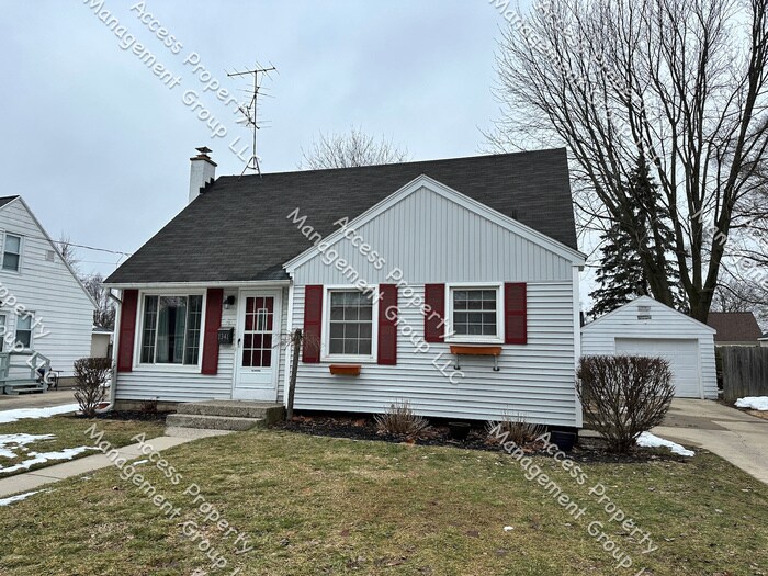 Primary Photo - Great NE Side Updated Home By Huff Park