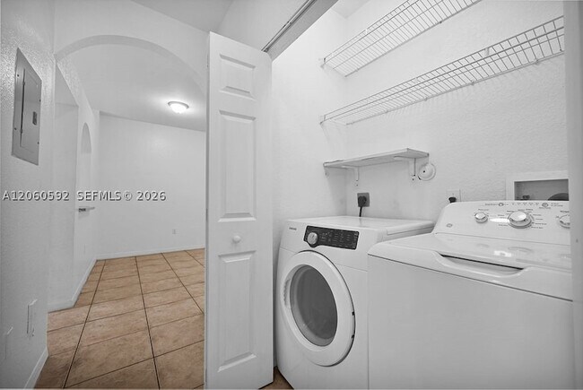 Foto del edificio - 6900 NW 179th St