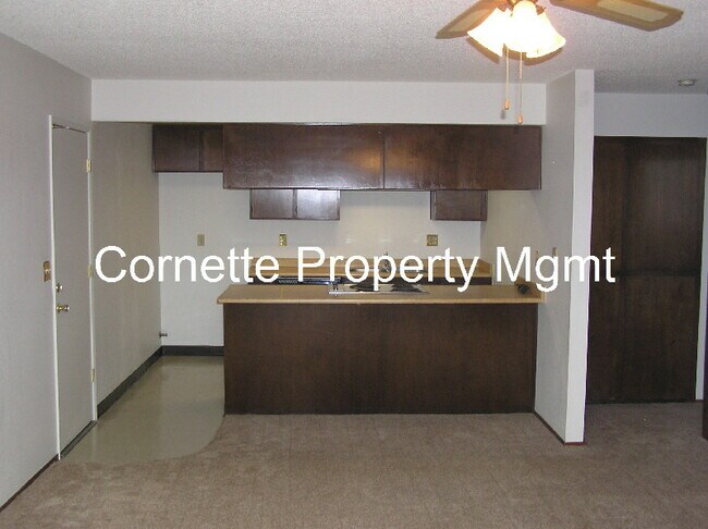 Foto del edificio - Wonderful 2 bedroom 2 bath duplex is located in Fair Oaks!