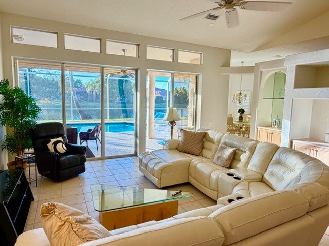 Foto del edificio - 11305 Longshore Way E