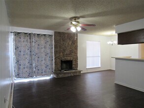 Building Photo - 17331 Red Oak Dr