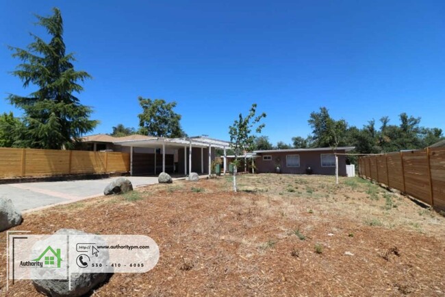 Building Photo - 3340 Sunset Dr