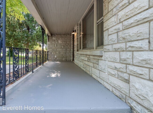 Building Photo - 2 br, 1 bath House - 819 E Sunshine St