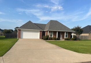 Building Photo - 212 Hoover Dr