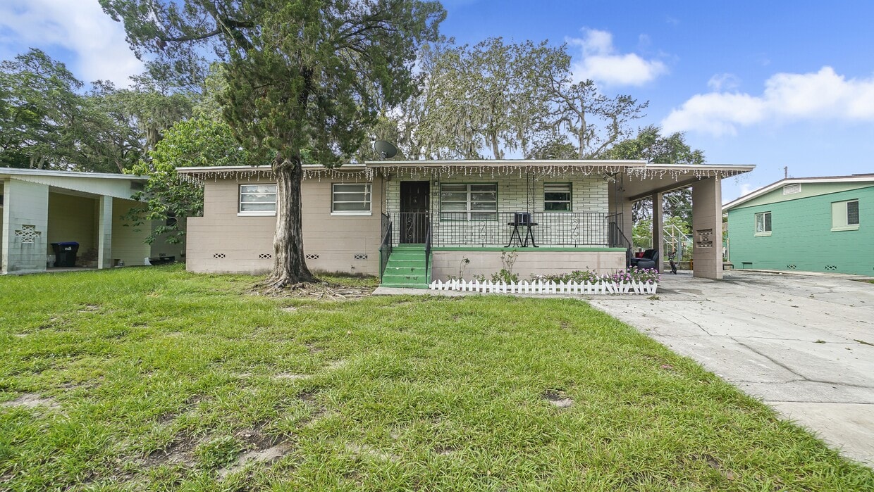 Foto principal - 5518 Riviera Dr