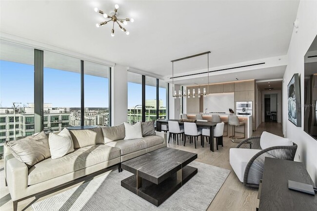 Building Photo - 1000 Water St