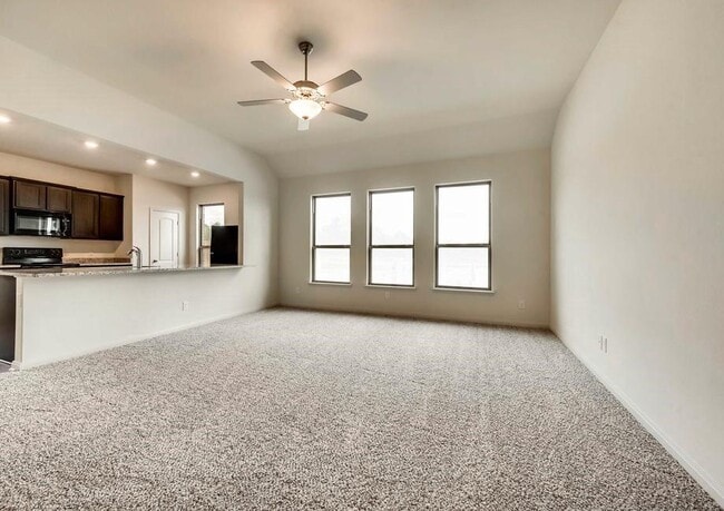 Building Photo - 621 Fountain Dr