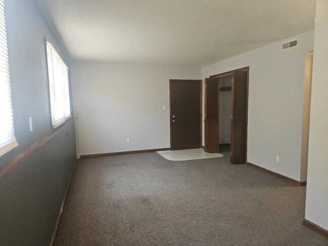 Foto del edificio - 708 N Campbell St