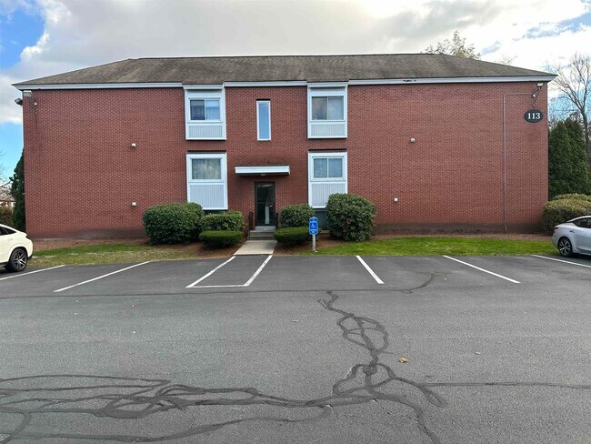 Foto del edificio - 113 Cluff Crossing Rd