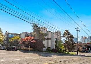 Building Photo - 550 Aloha St