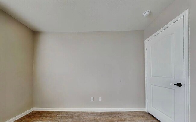 Foto del edificio - MOVE IN READY