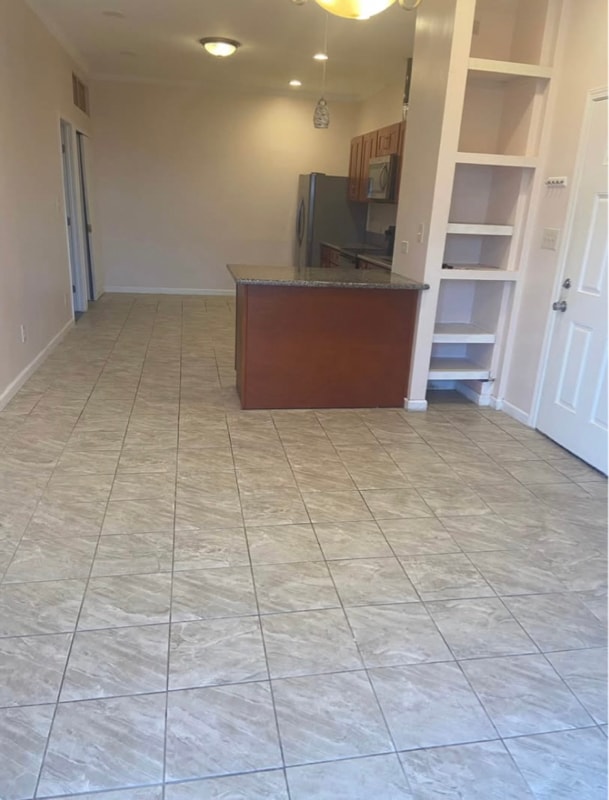 Building Photo - 2338 Makanani Dr