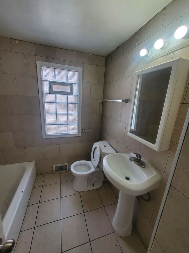 Foto del edificio - 4971-4973 N 47th St.